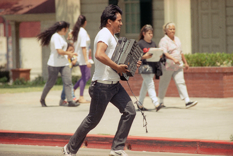 Illustration for article titled LA riots, el día que la ciudad de Los Ángeles se convirtió en la versión real y más salvaje de un GTA